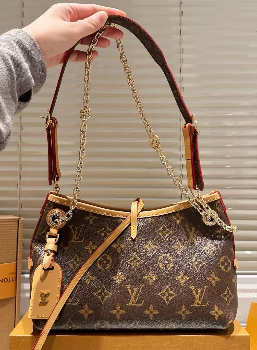 Luna Chain Shoulder Bucket Bag